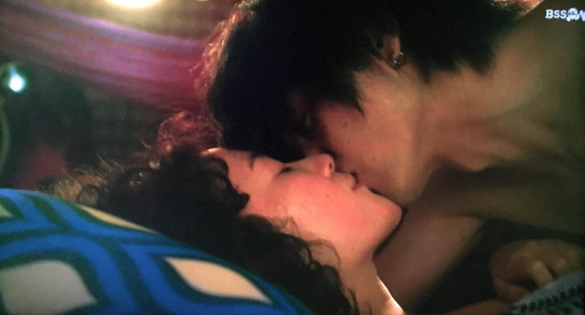 凪のお暇 中村倫也と黒木華がキス