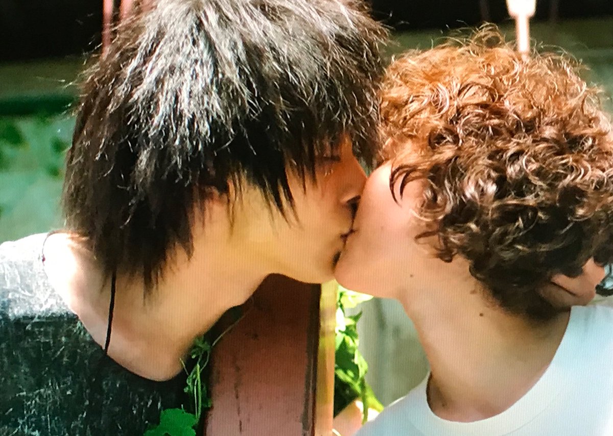 凪のお暇 中村倫也と黒木華がキス